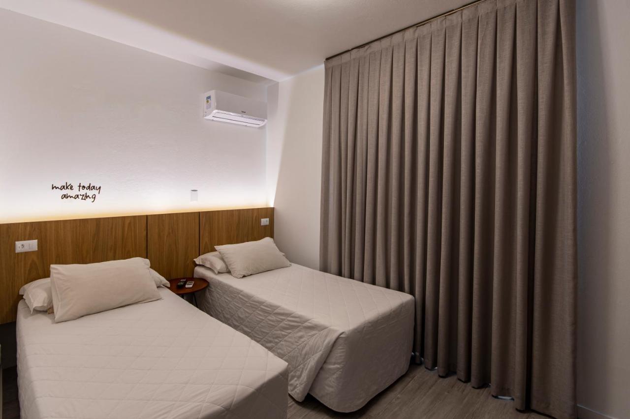 Hotel Melo Balneario Camboriu Bagian luar foto